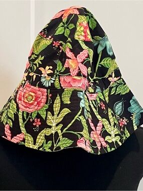 NWT Vera Bradley Bucket Hat Sun Hat Black With Pink and Green Florals